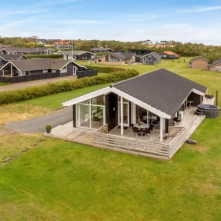 Clarice - 250m To The Fjord By Interhome